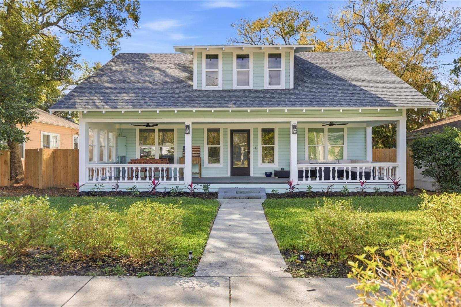 Photo of 418 E ORANGE STREET TARPON SPRINGS FL 34689