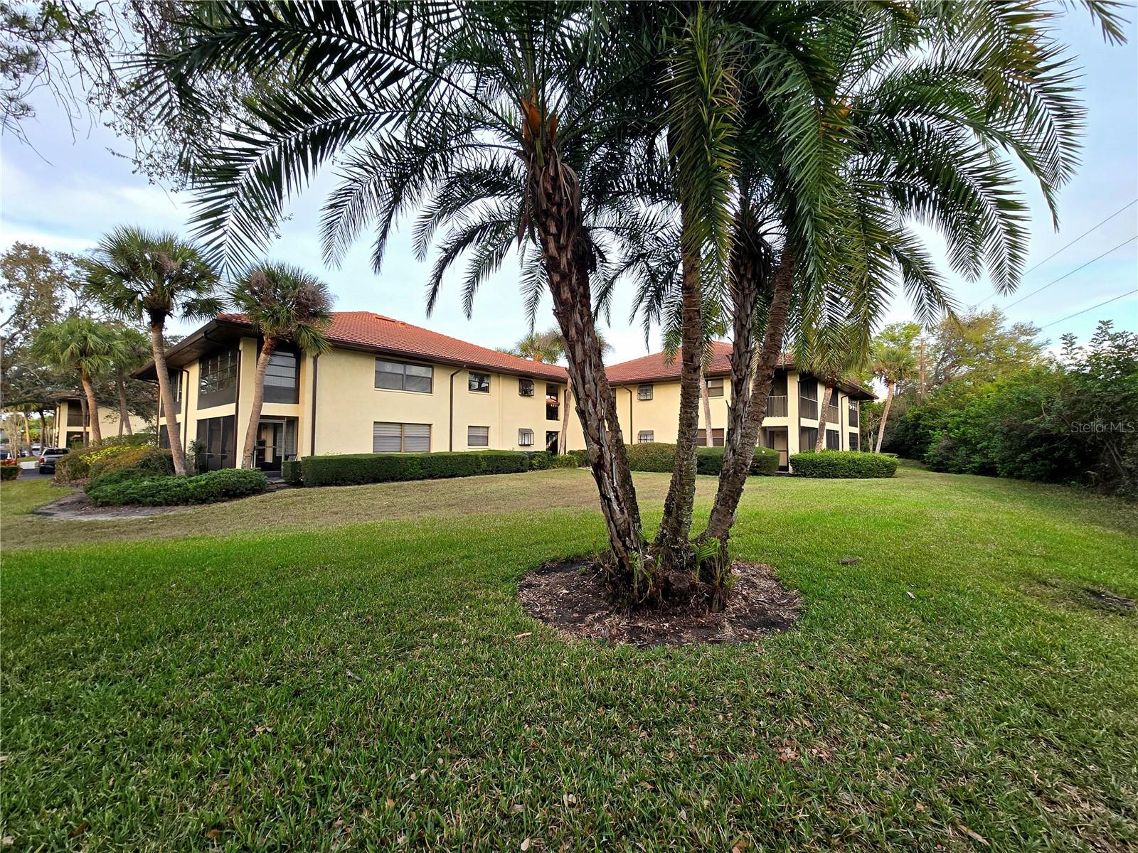 Photo of 2009 HAMMOCK PINE BOULEVARD #2009 CLEARWATER FL 33761