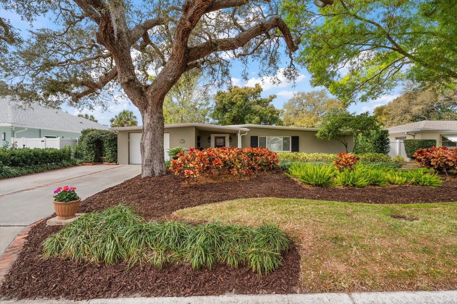 Photo of 1718 MEREDITH LANE BELLEAIR FL 33756