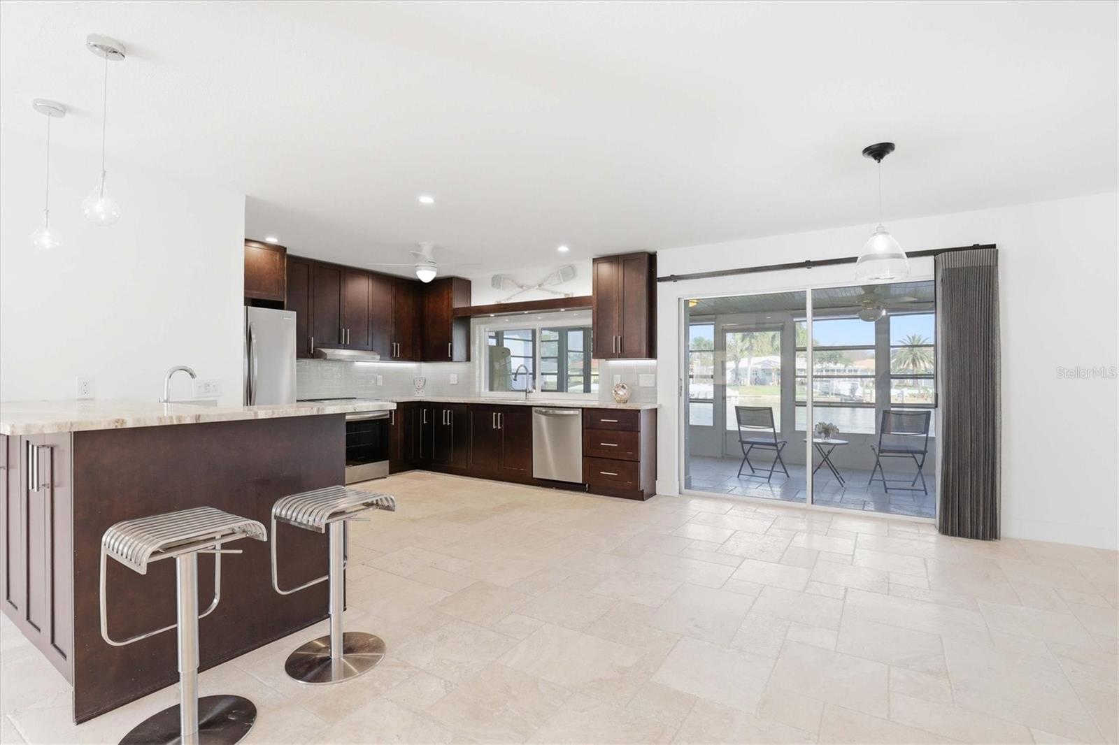 Photo of 6537 CAPE HATTERAS WAY #4 ST PETERSBURG FL 33702