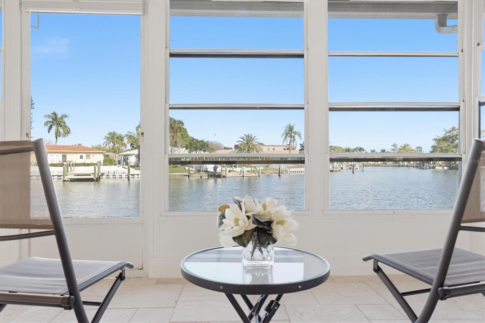 Photo of 6537 CAPE HATTERAS WAY #4 ST PETERSBURG FL 33702