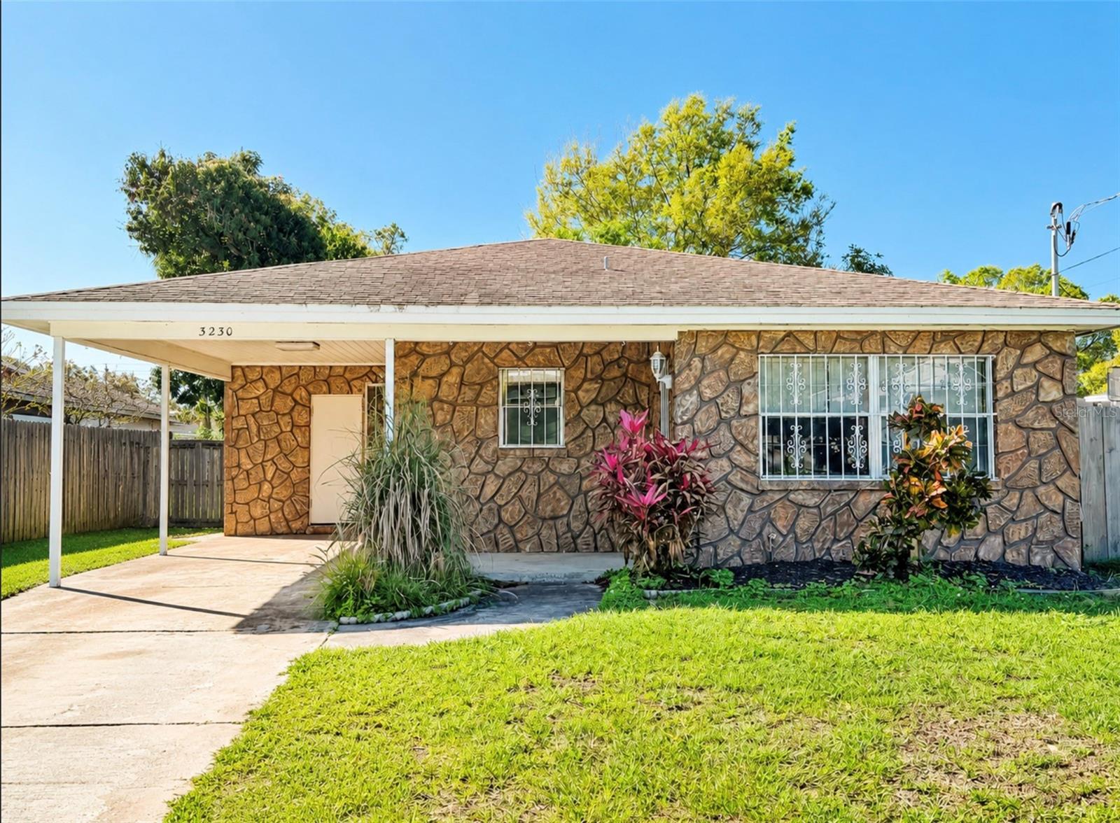 Photo of 3230 W SAINT CONRAD STREET TAMPA FL 33607