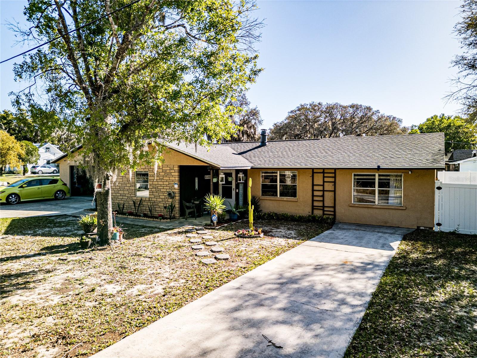 Photo of 613 S WILLOW AVENUE AVON PARK FL 33825
