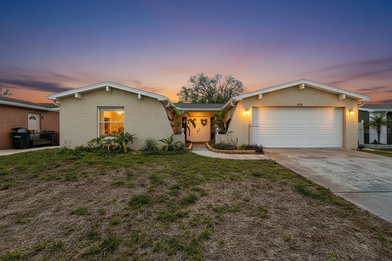 Photo of 8206 DEDHAM DRIVE PORT RICHEY FL 34668