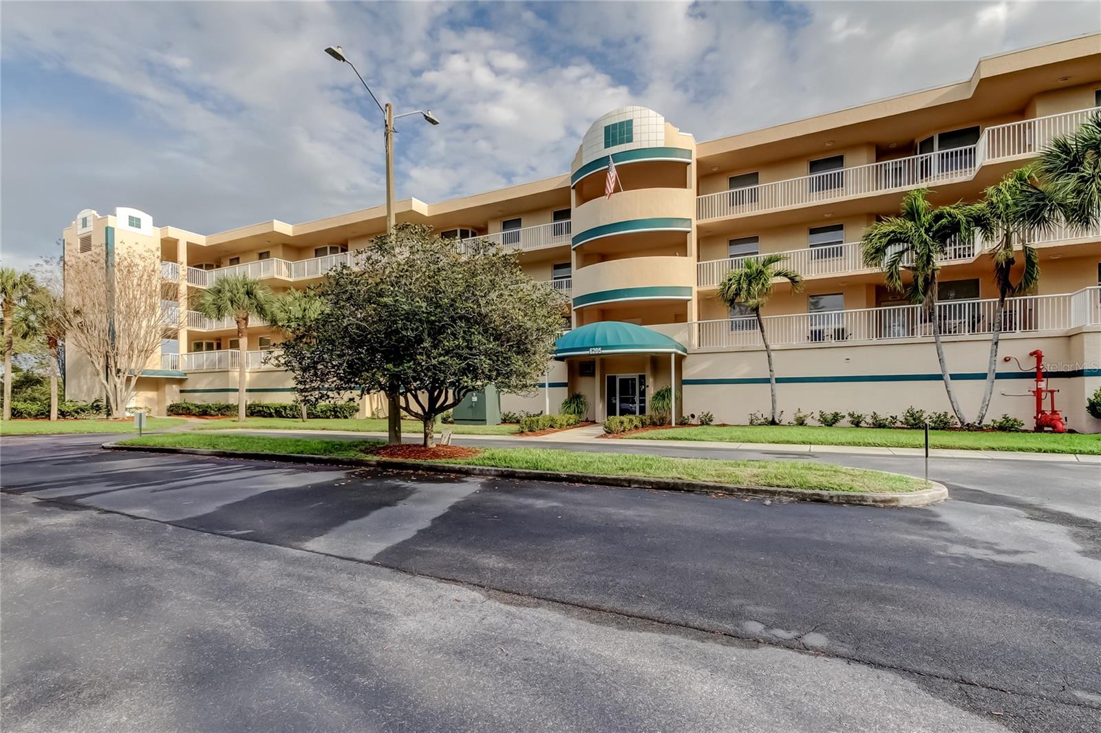 Photo of 6205 SHORELINE DRIVE #1304 SEMINOLE FL 33708