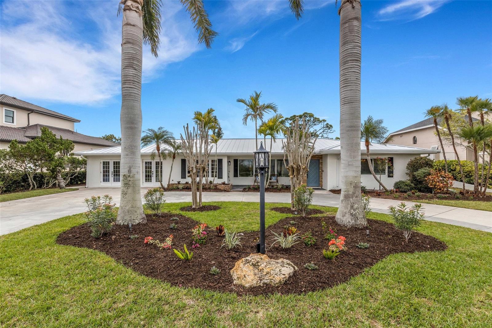 Photo of 441 BAYSHORE DRIVE VENICE FL 34285