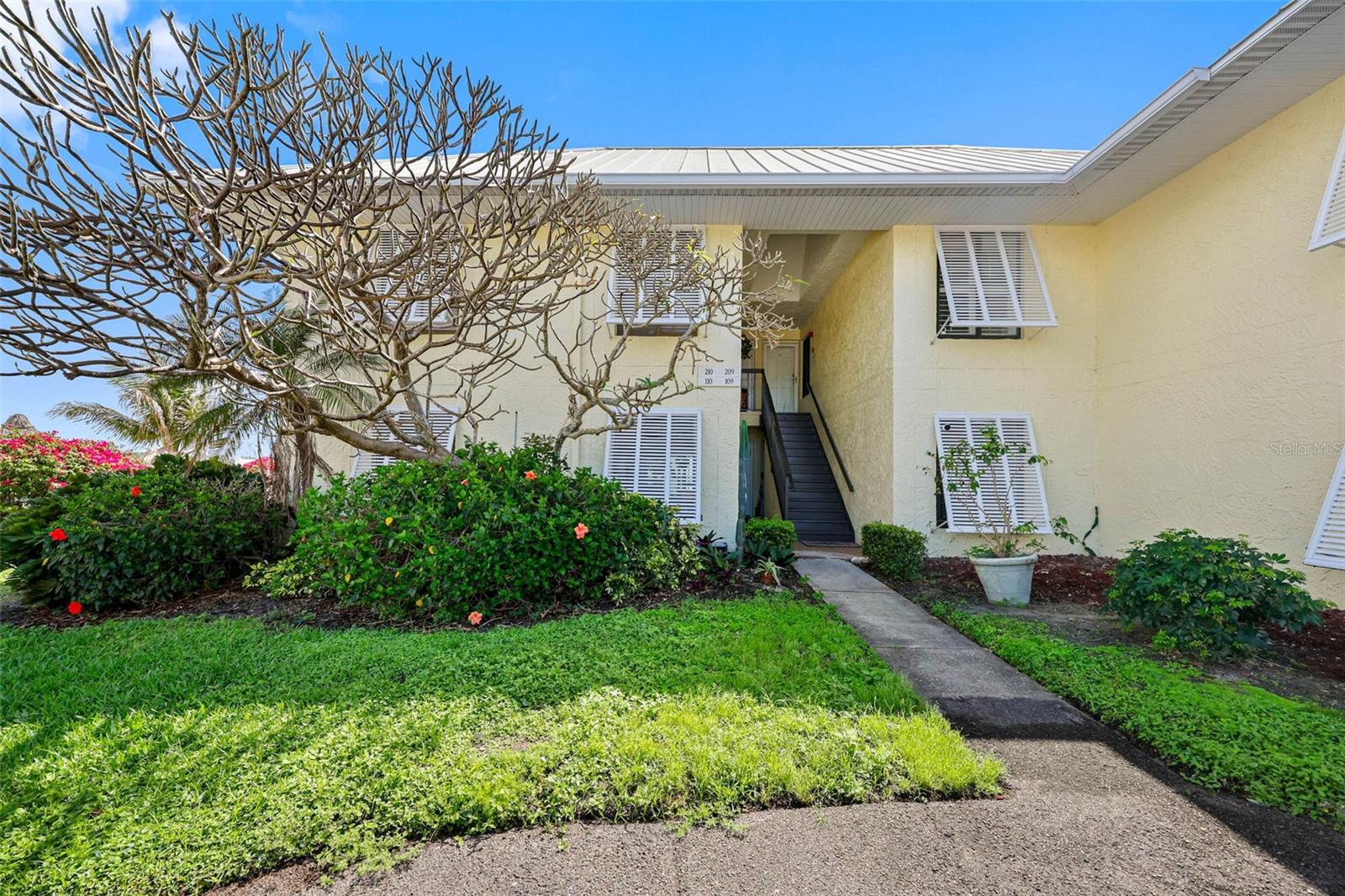 Photo of 7300 SUNSHINE SKYWAY LANE #210 ST PETERSBURG FL 33711