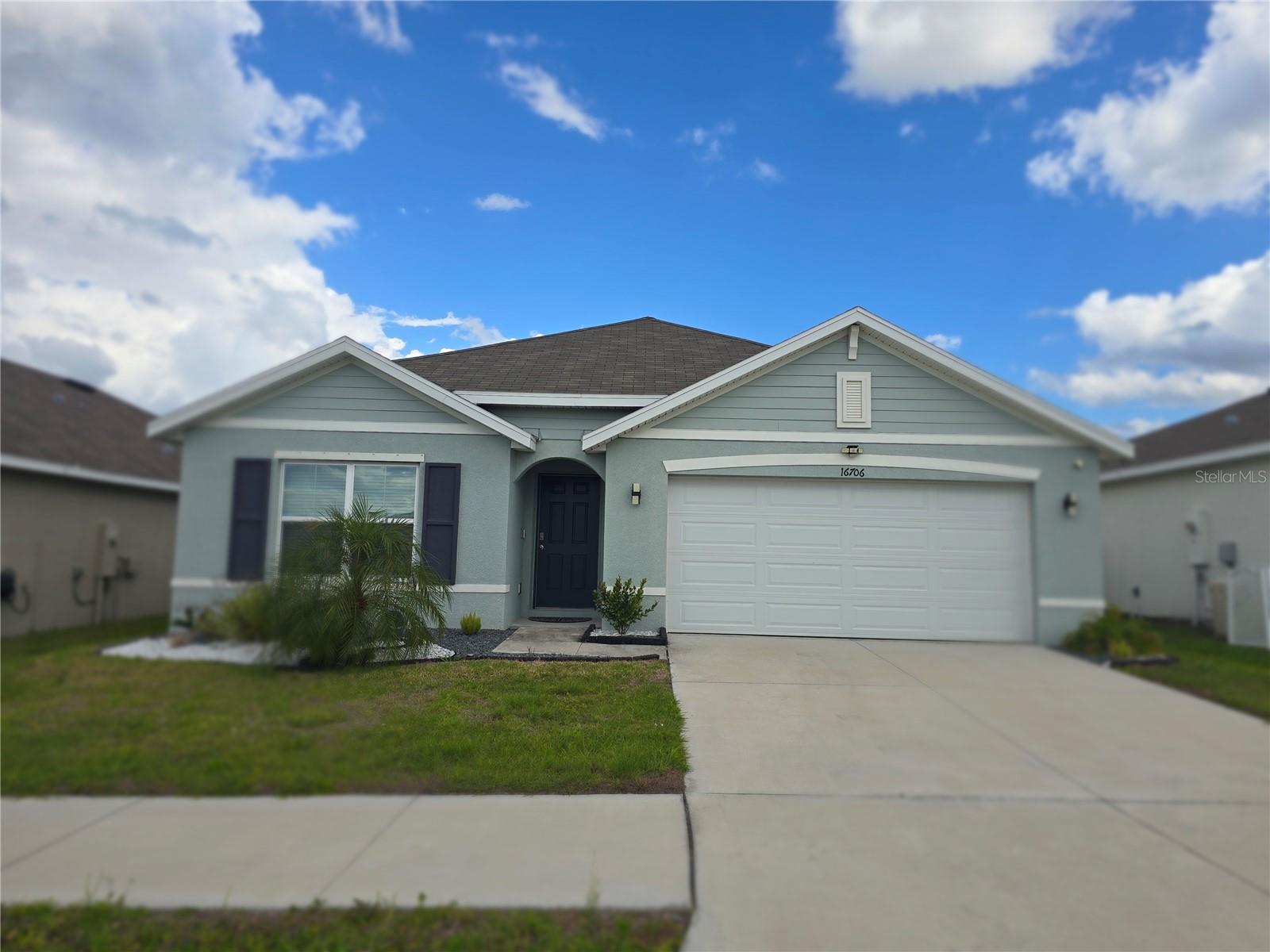 Photo of 16706 SUNBURST LAKE STREET WIMAUMA FL 33598