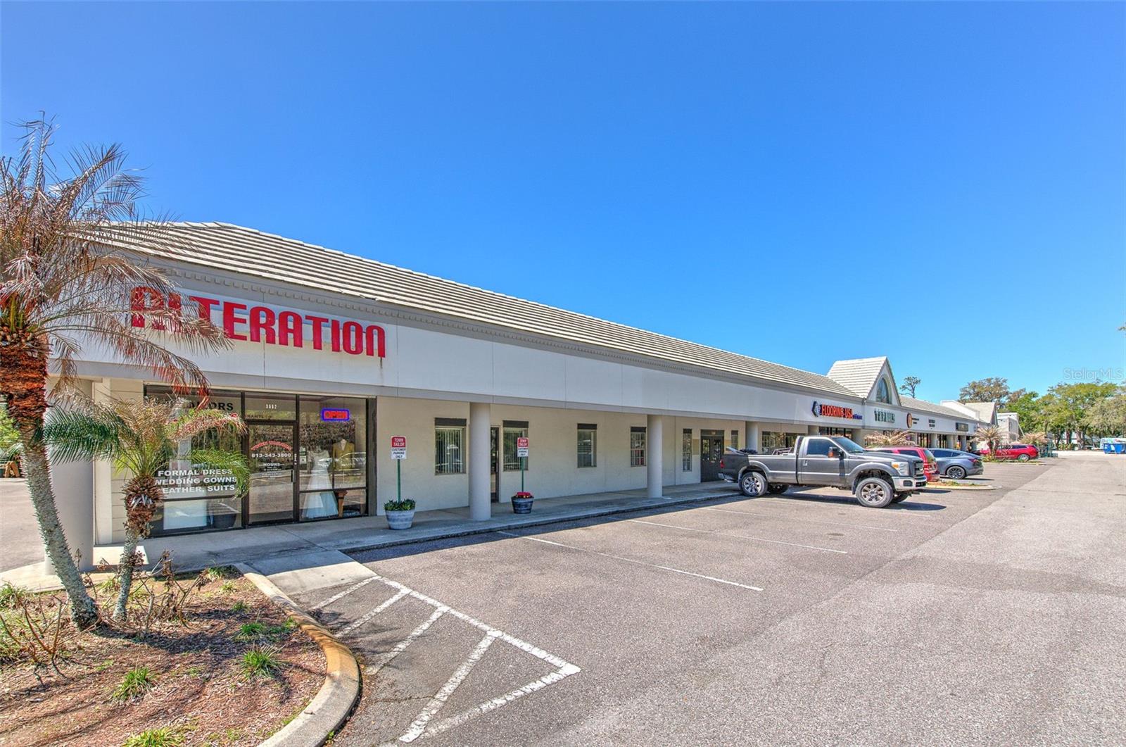 Photo of 3662 LITHIA PINECREST ROAD VALRICO FL 33596