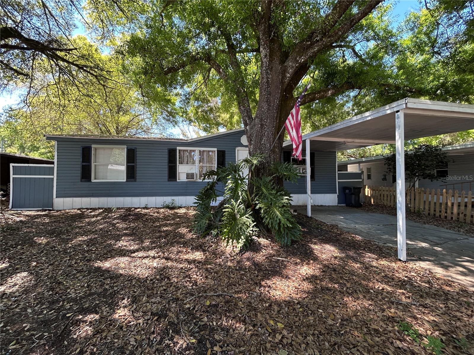 Photo of 10638 BAY HILLS CIRCLE THONOTOSASSA FL 33592