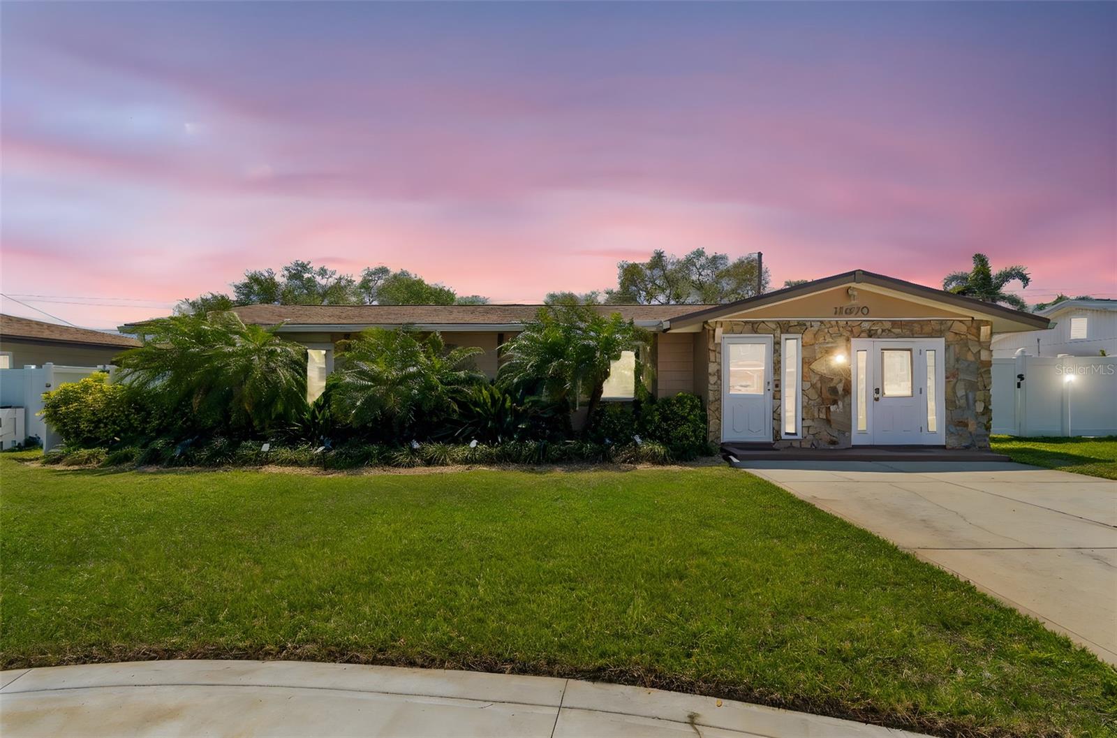 Photo of 11670 81ST PLACE SEMINOLE FL 33772