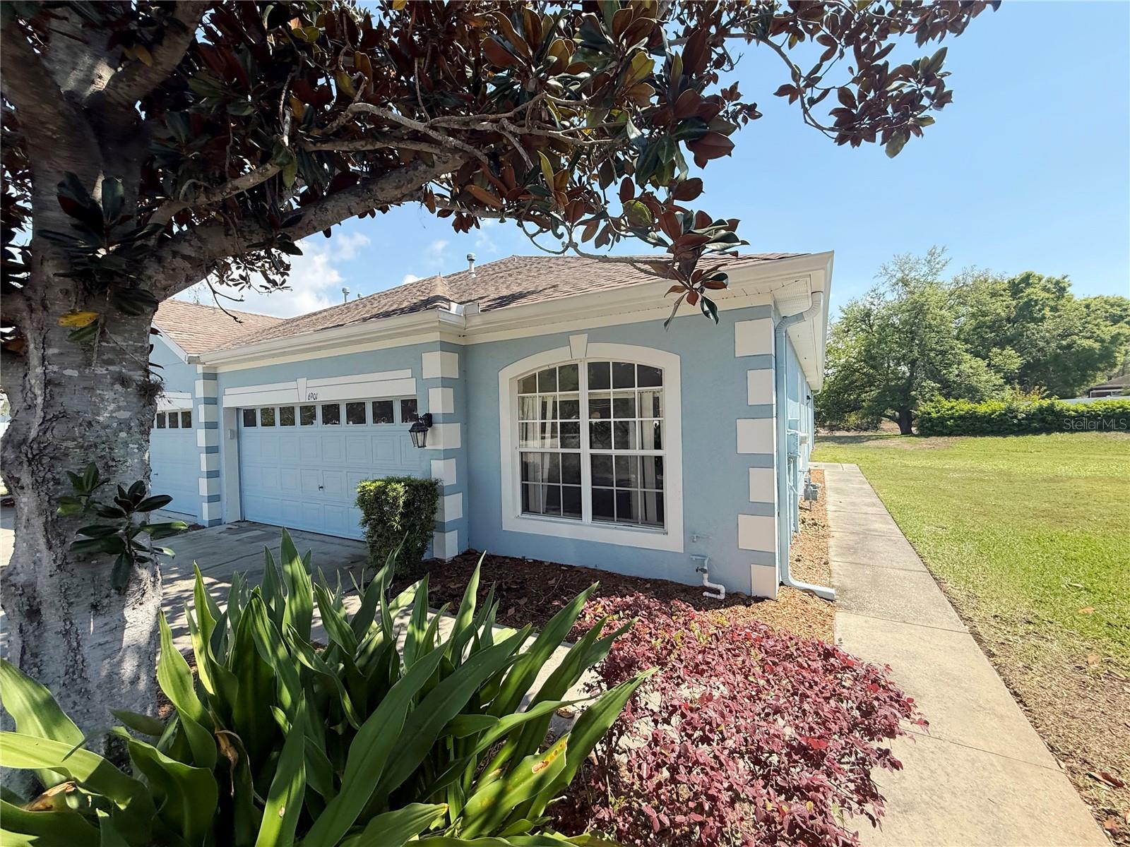 Photo of 6901 SURREY HILL PLACE APOLLO BEACH FL 33572