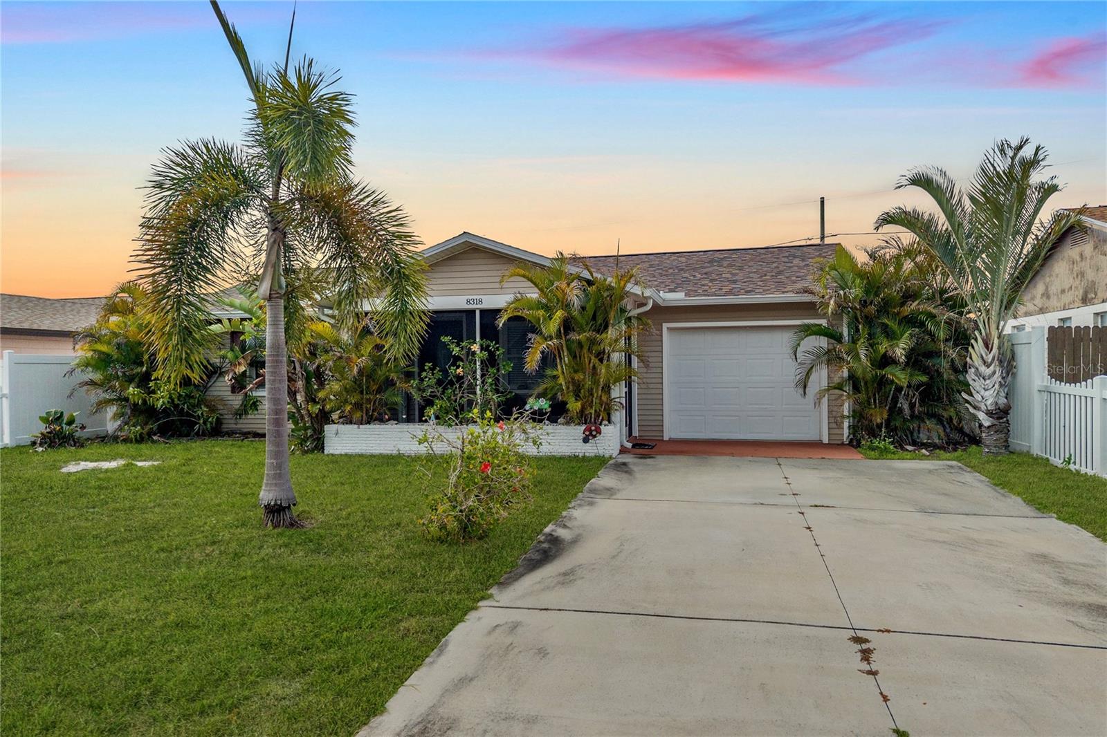 Photo of 8318 76TH AVENUE SEMINOLE FL 33777