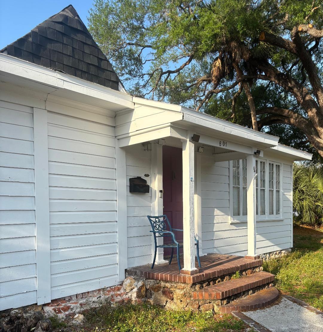 Photo of 2601 W CLEVELAND STREET TAMPA FL 33609