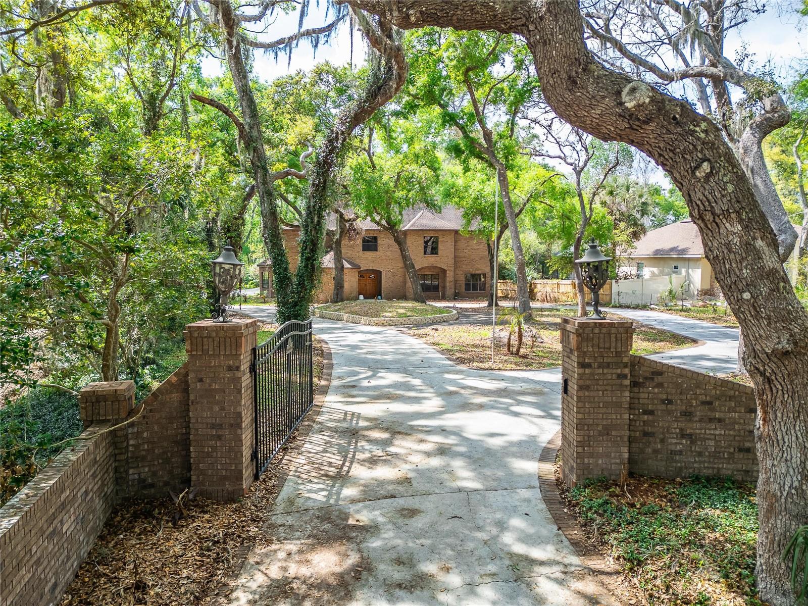 Photo of 902 RIVER RAPIDS AVENUE BRANDON FL 33511