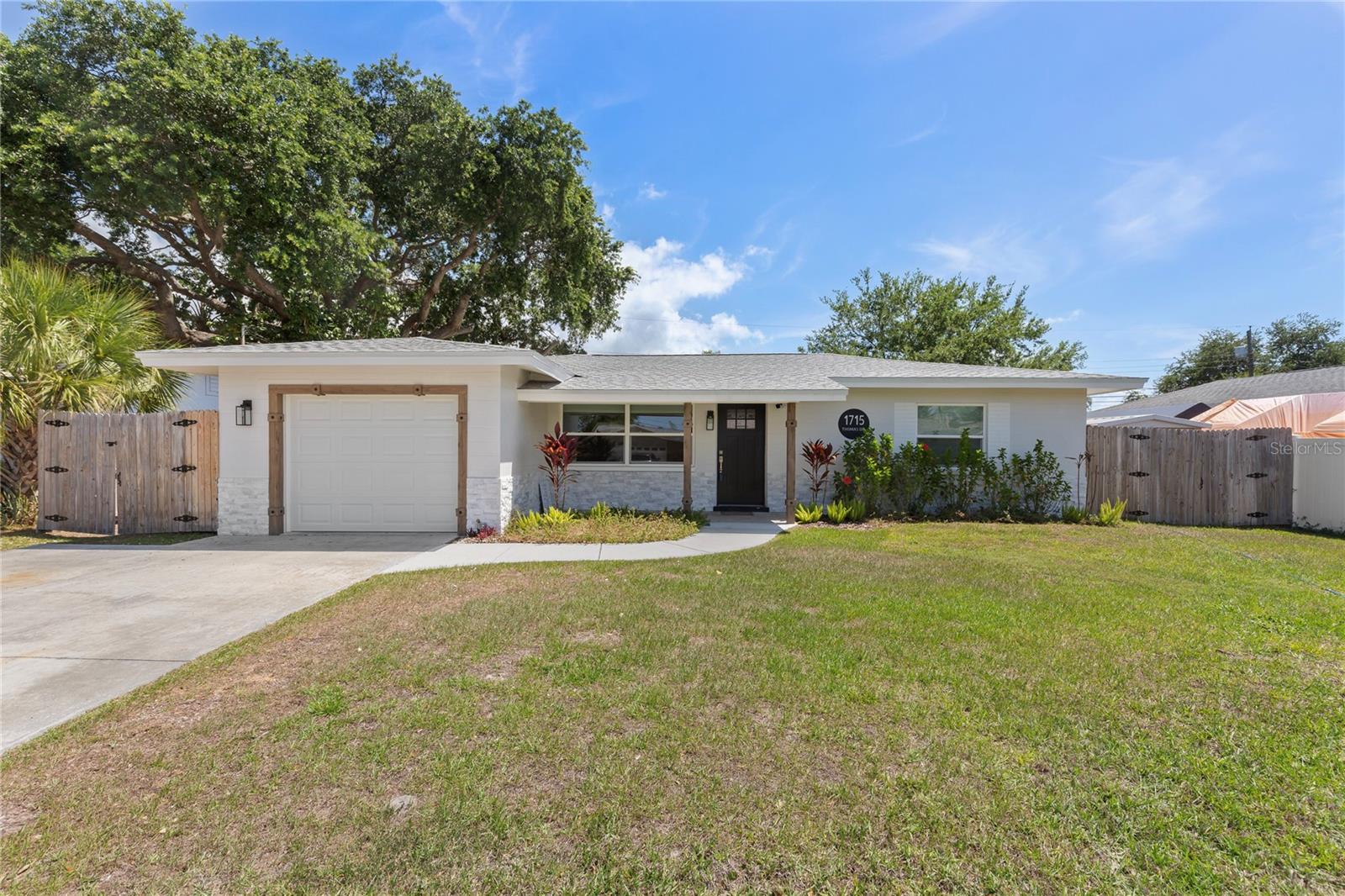Photo of 1715 THOMAS DRIVE CLEARWATER FL 33759