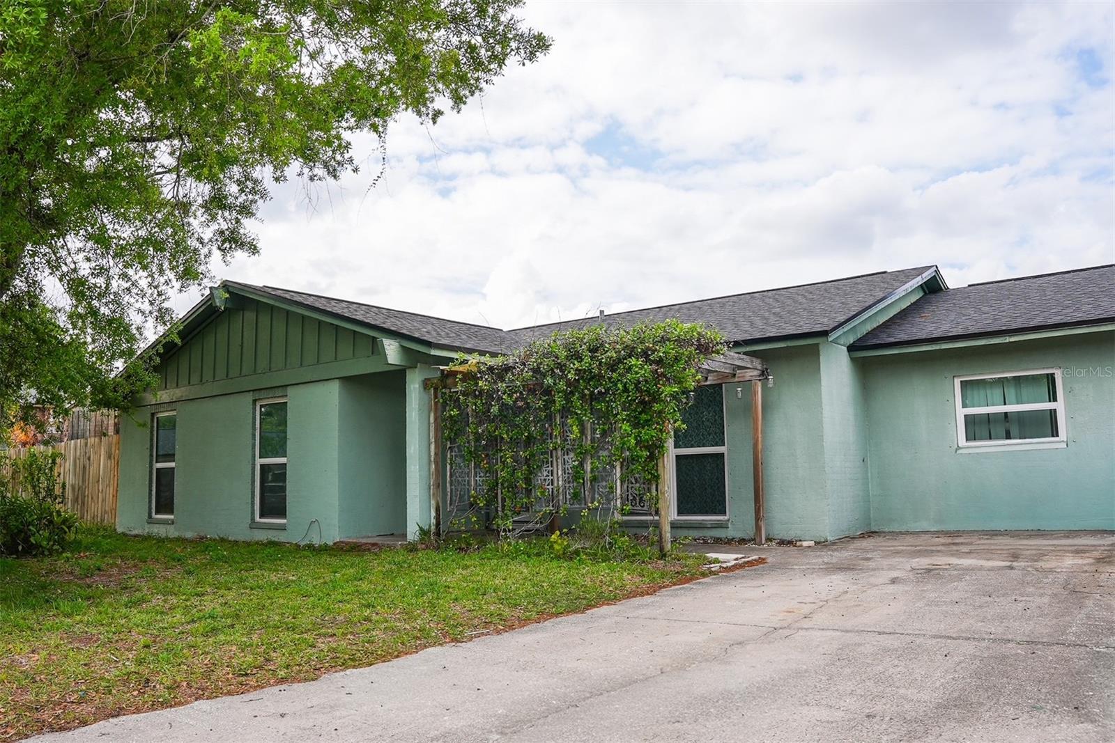 Photo of 12422 CARDIFF DRIVE TAMPA FL 33625
