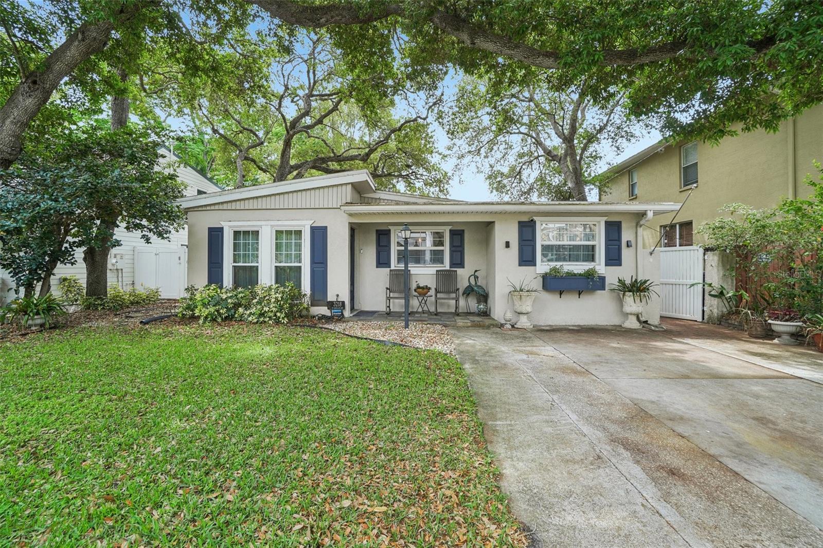 Photo of 3218 W OAKELLAR AVENUE TAMPA FL 33611