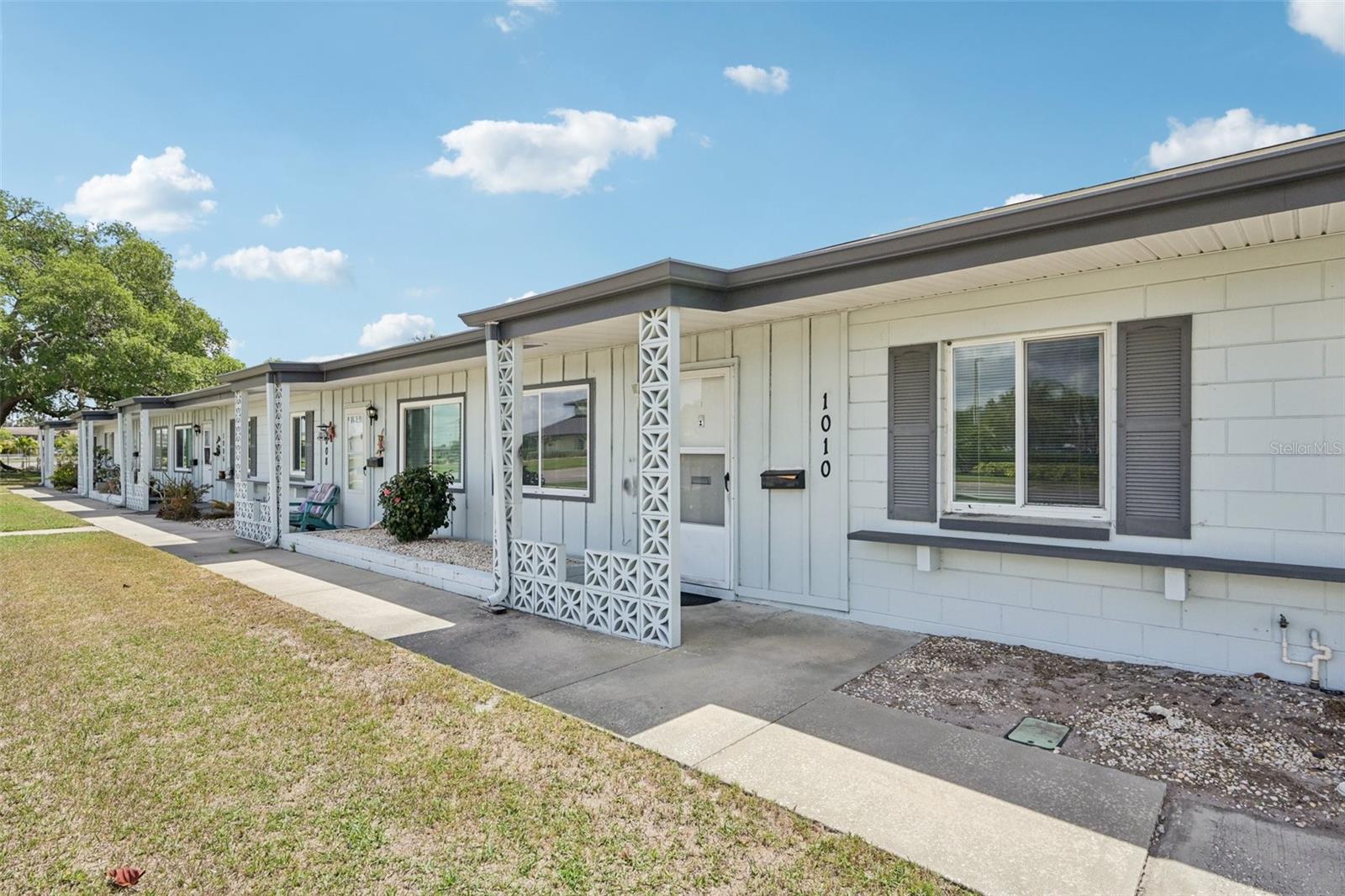 Photo of 1010 N PEBBLE BEACH BOULEVARD SUN CITY CENTER FL 33573