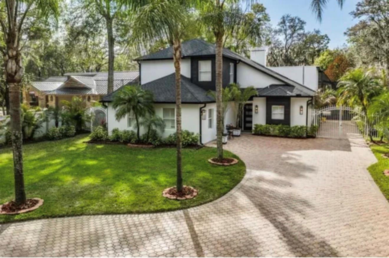 Photo of 13118 N BOULEVARD TAMPA FL 33612