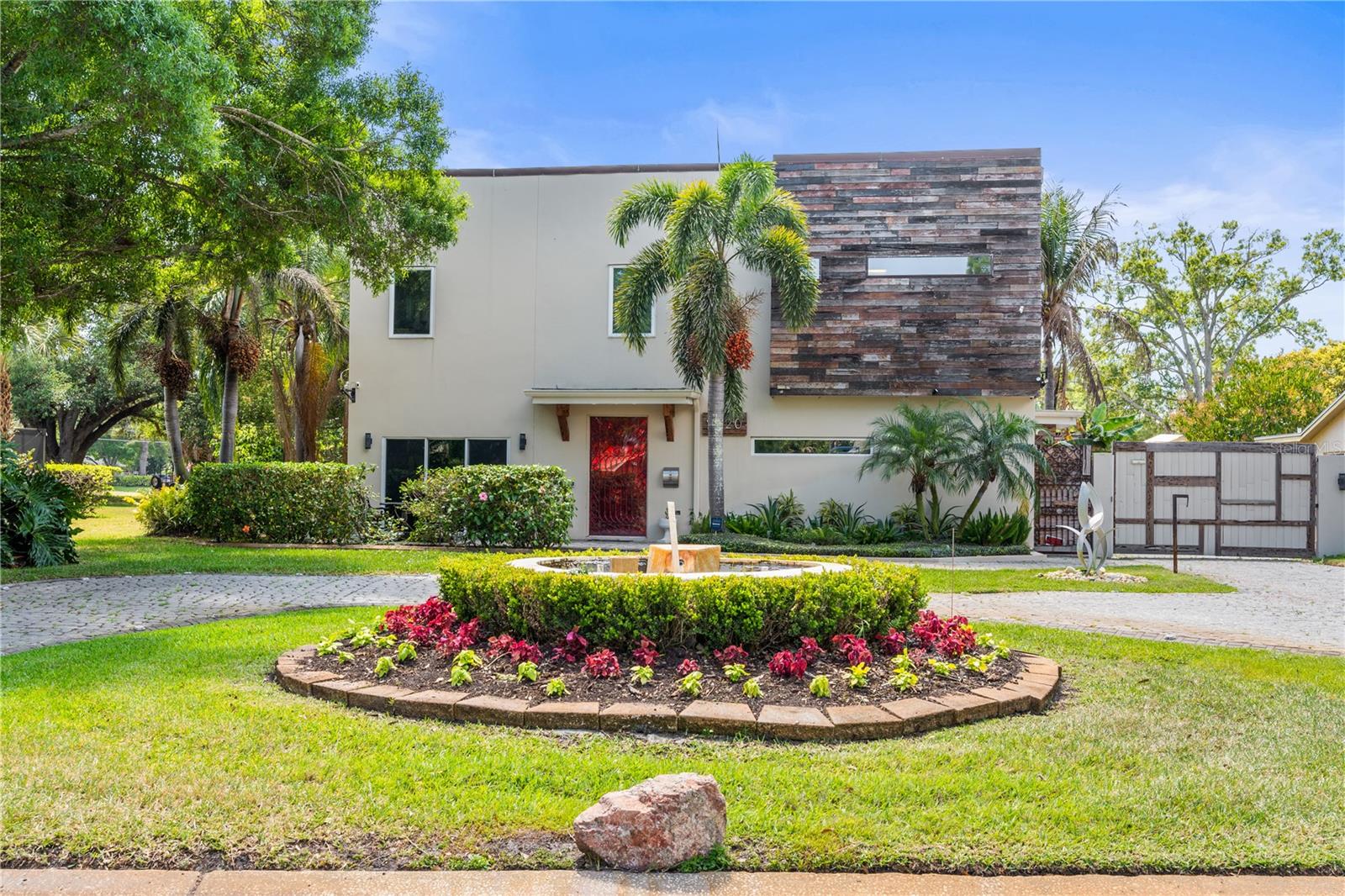Photo of 2520 GOMAZ WAY ST PETERSBURG FL 33712