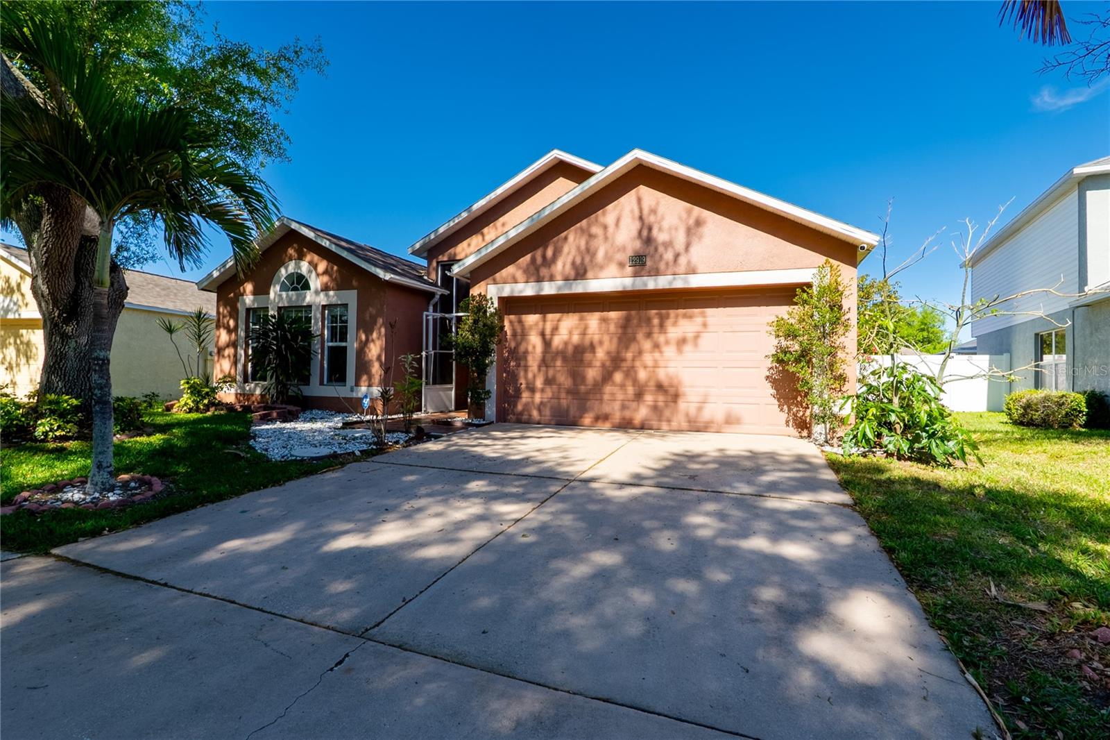 Photo of 12919 KINGS LAKE DRIVE GIBSONTON FL 33534