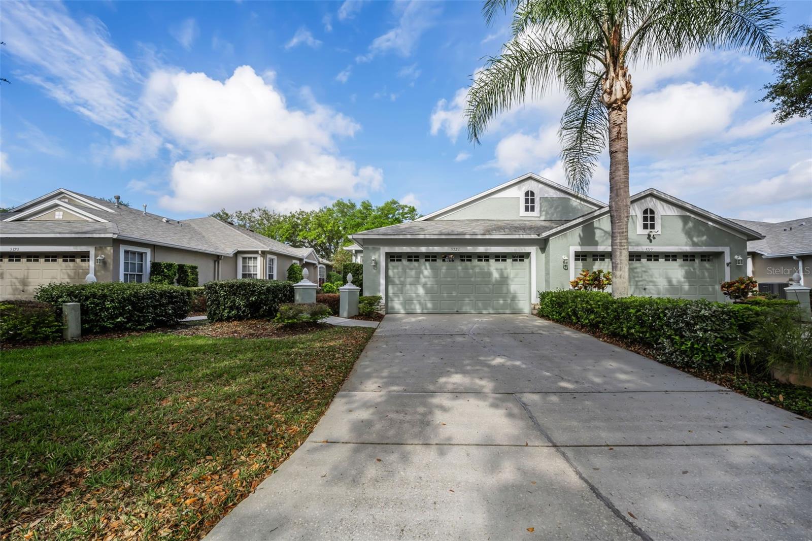 Photo of 5721 HERONPARK PLACE LITHIA FL 33547