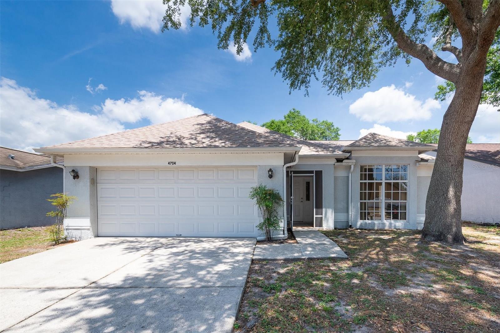 Photo of 4704 LIGHTERWOOD WAY VALRICO FL 33596
