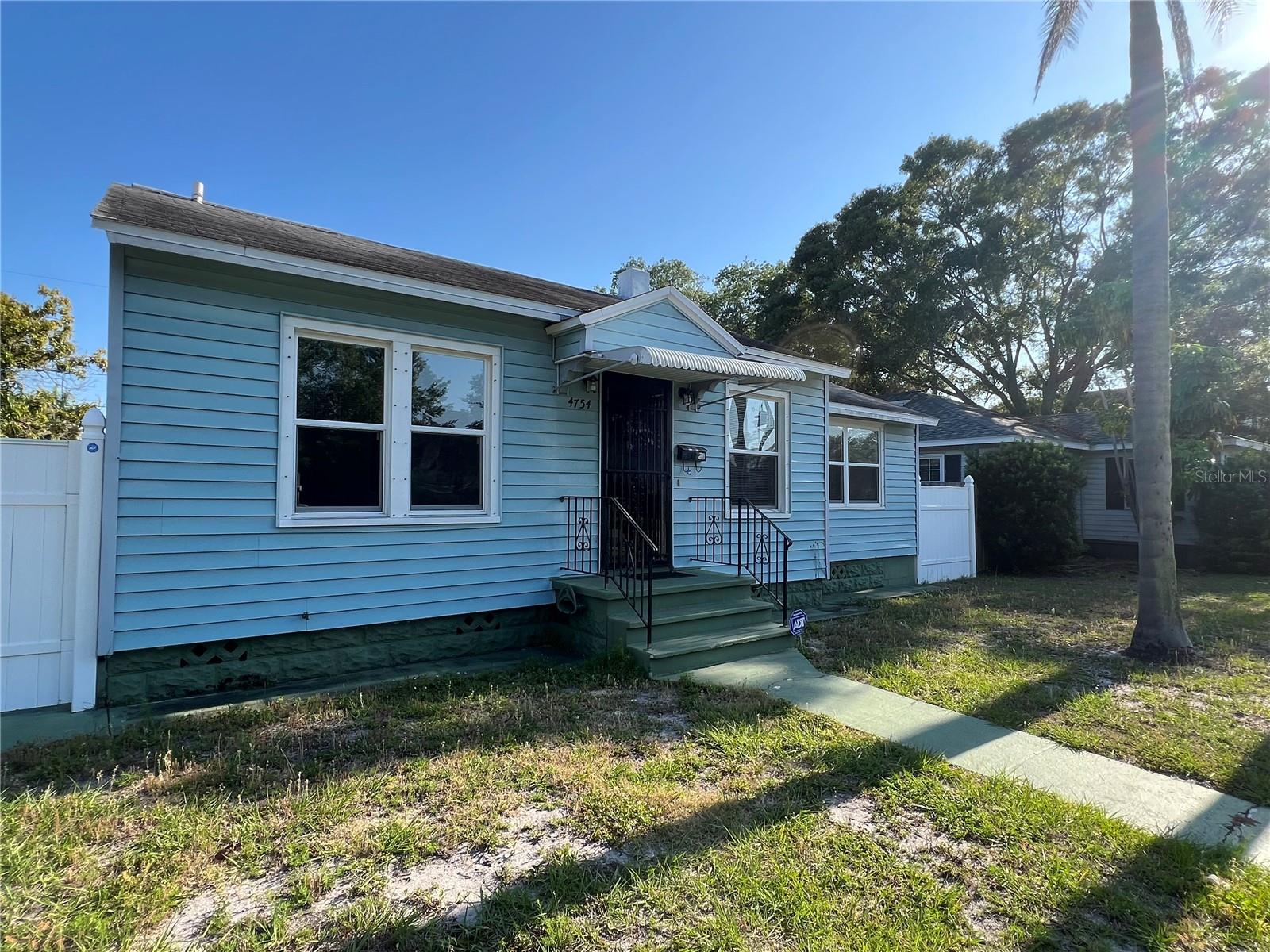 Photo of 4754 1ST AVENUE ST PETERSBURG FL 33713