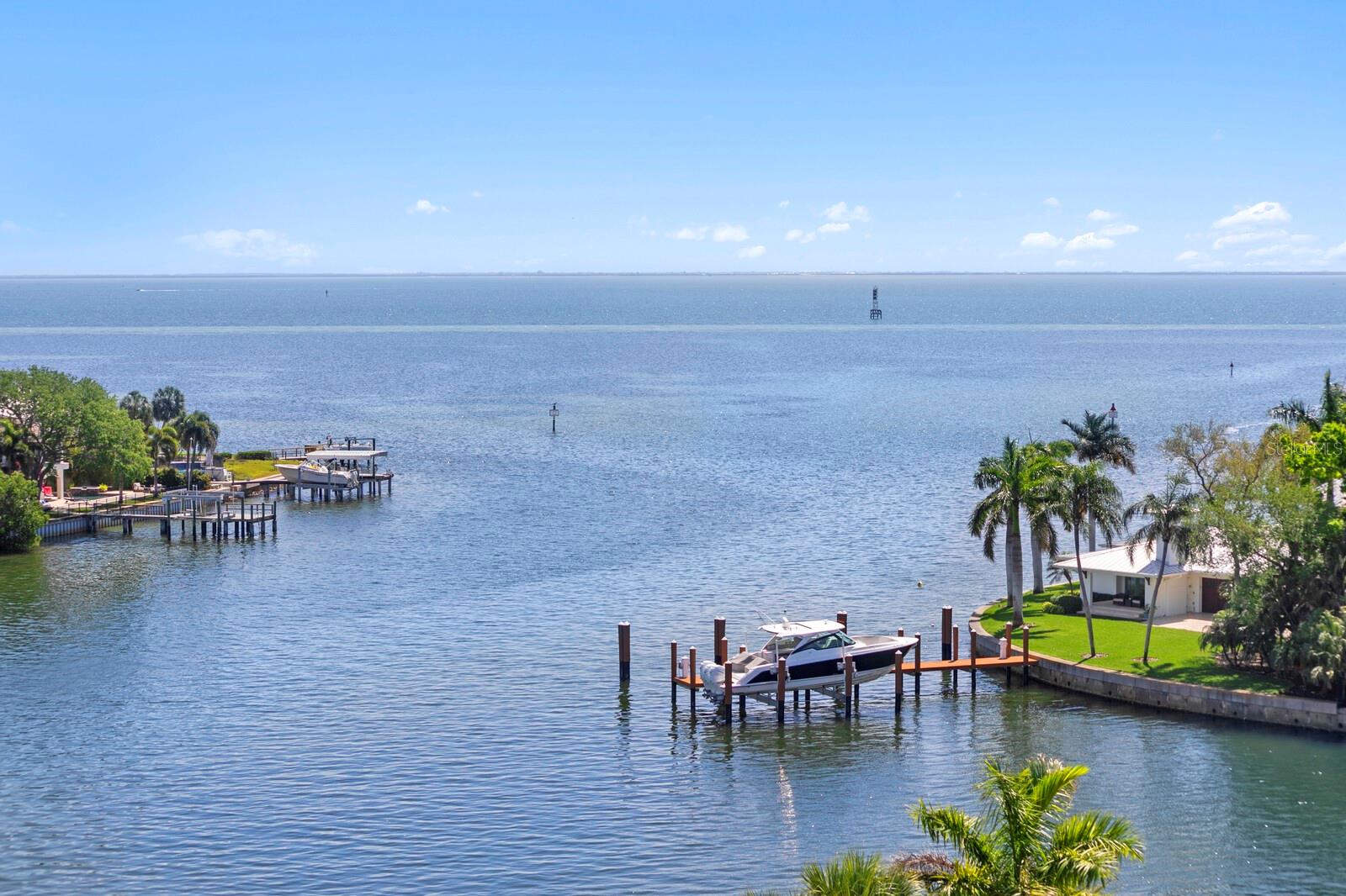Photo of 1325 SNELL ISLE BOULEVARD #709 ST PETERSBURG FL 33704