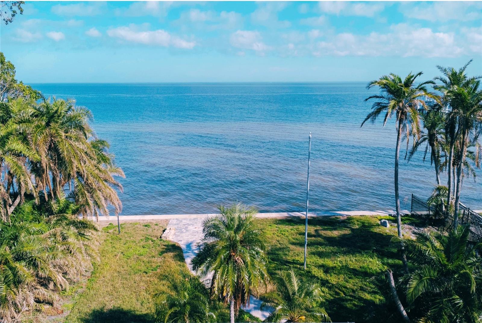 Photo of 5926 BAHAMA SHORES DRIVE ST PETERSBURG FL 33705