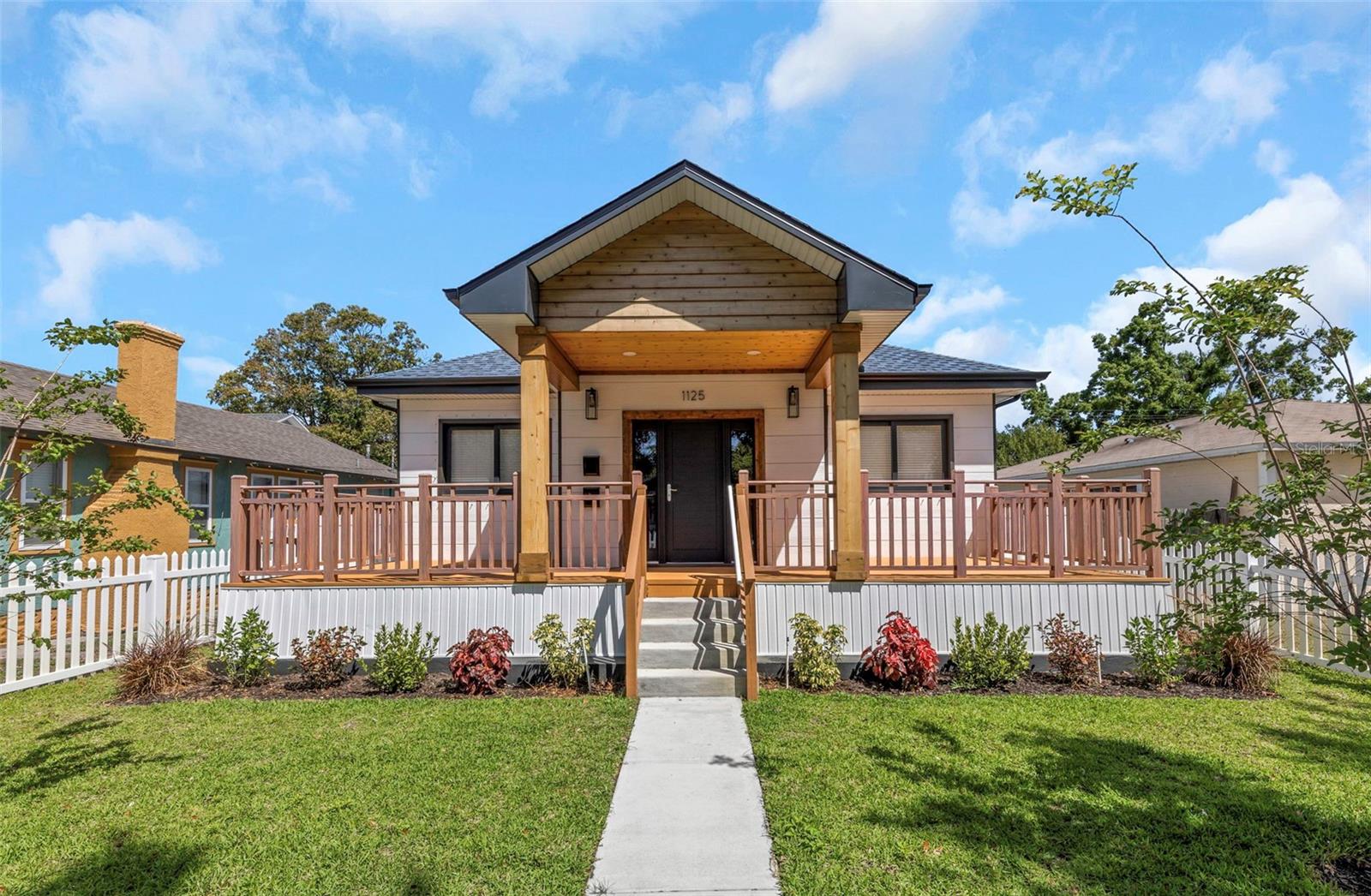 Photo of 1125 MELROSE AVENUE ST PETERSBURG FL 33705