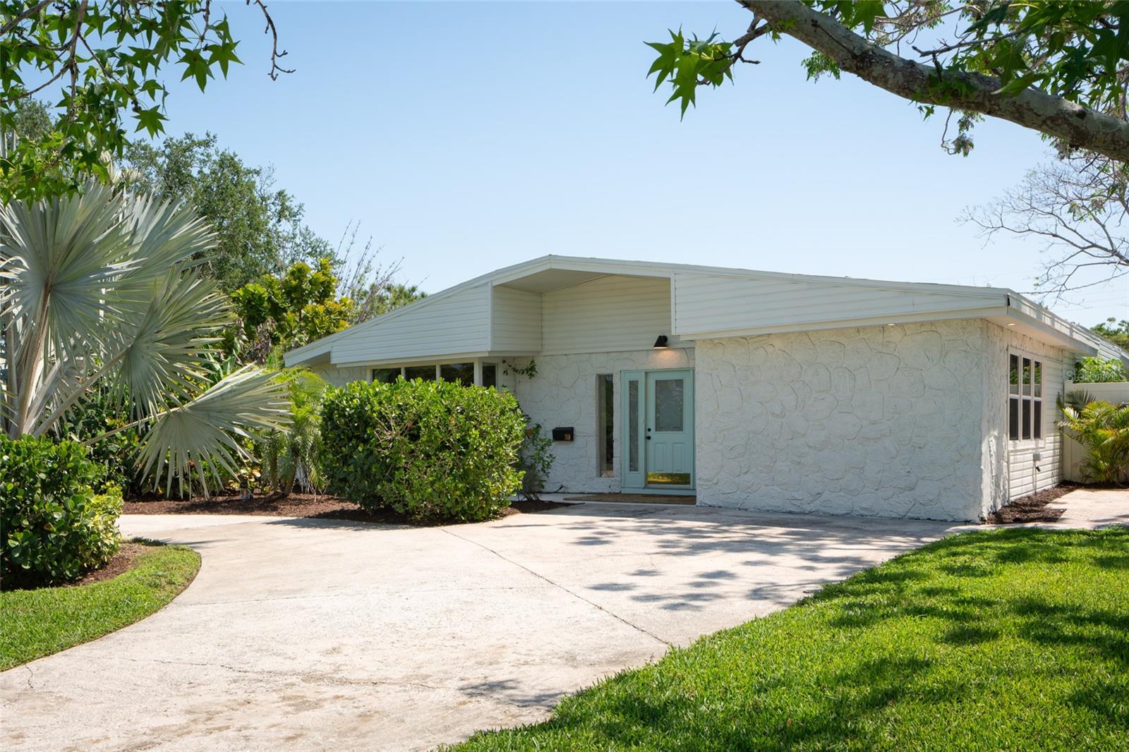 Photo of 2660 FAIRWAY AVENUE ST PETERSBURG FL 33712