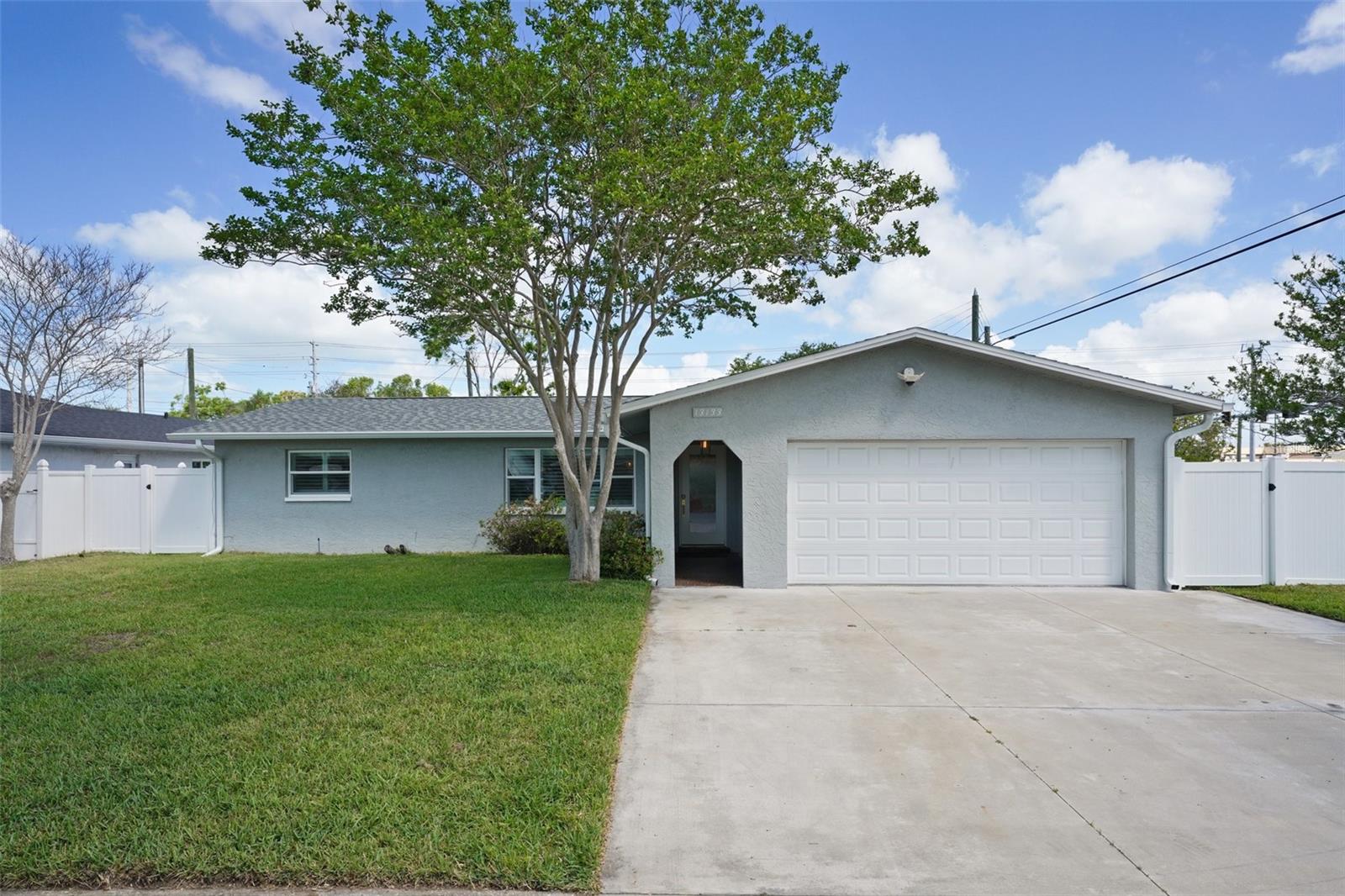 Photo of 13133 DORCHESTER DRIVE SEMINOLE FL 33776