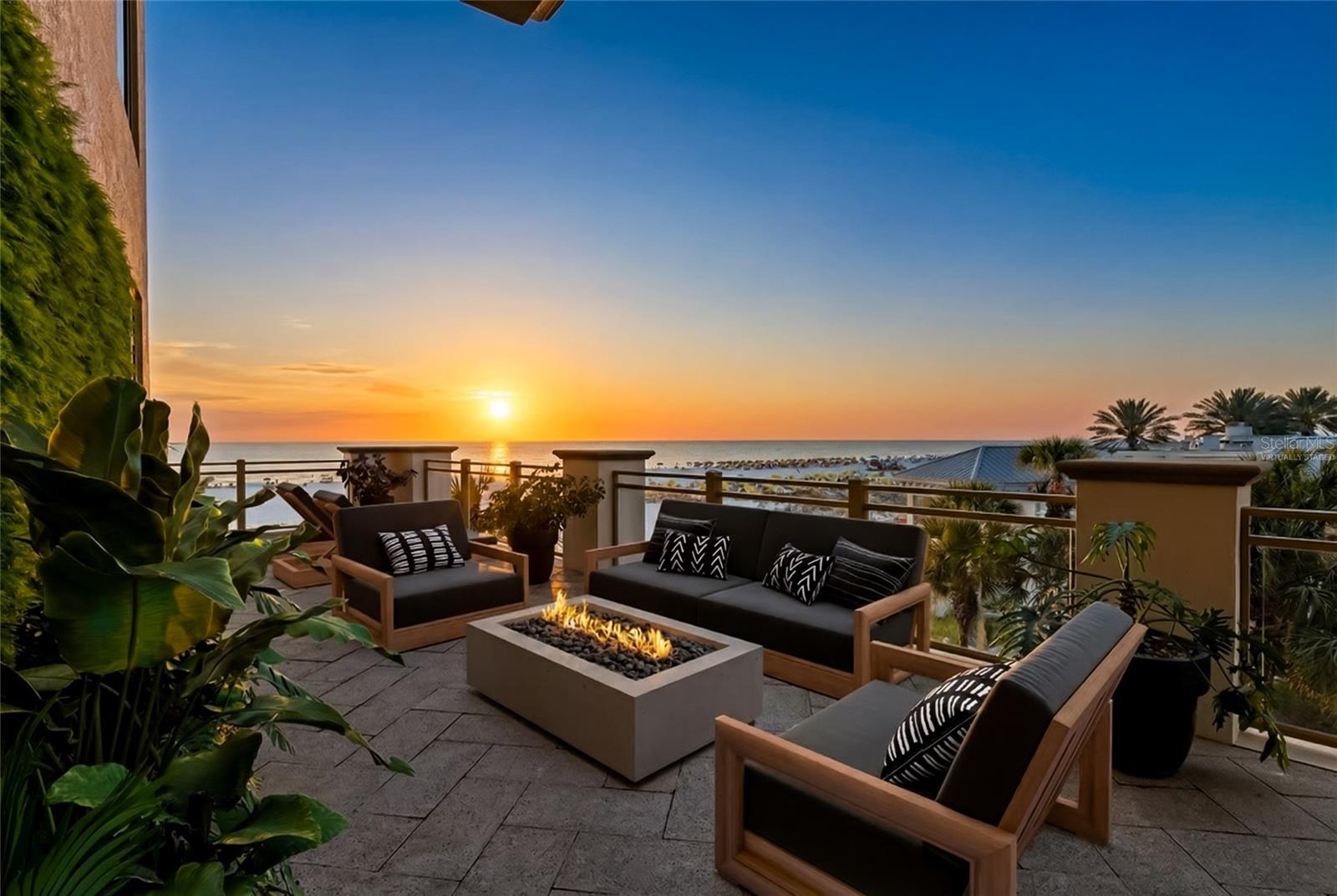 Photo of 11 BAYMONT STREET #302 CLEARWATER BEACH FL 33767