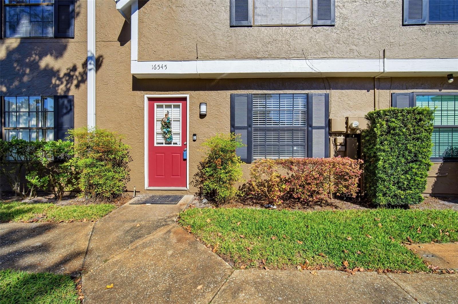 Photo of 16545 LAKE BRIGADOON CIRCLE TAMPA FL 33618