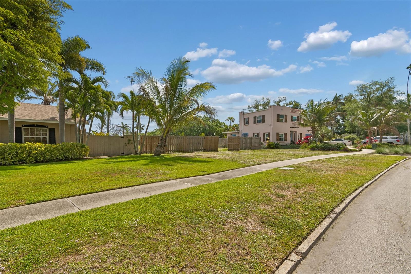 Photo of 603 CASABELLA DRIVE BRADENTON FL 34209