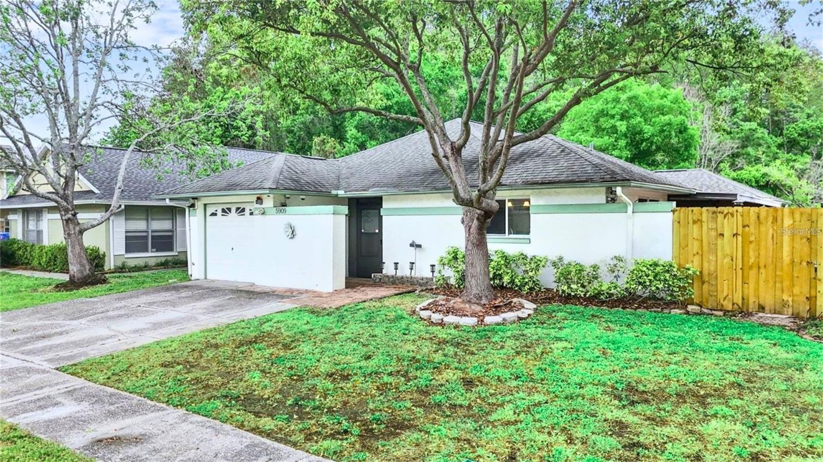 Photo of 5909 BITTERWOOD COURT TAMPA FL 33625
