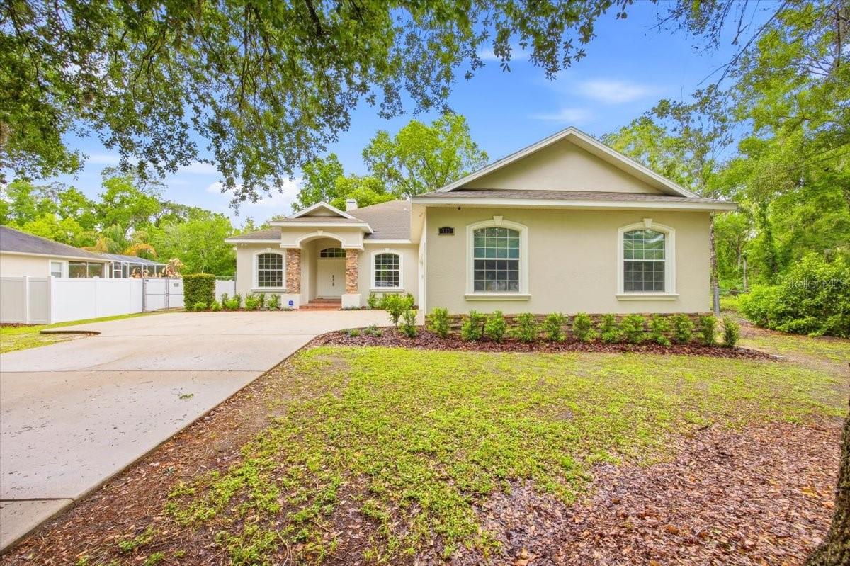 Photo of 713 WHITEHALL ST PLANT CITY FL 33563