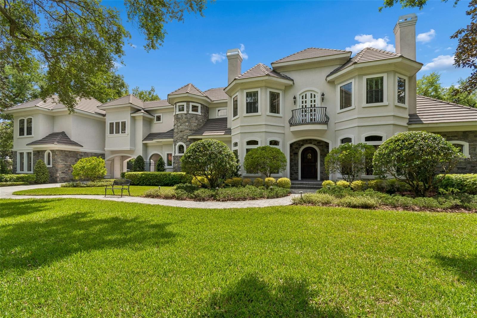 Photo of 702 BERROCALES DE AVILA TAMPA FL 33613