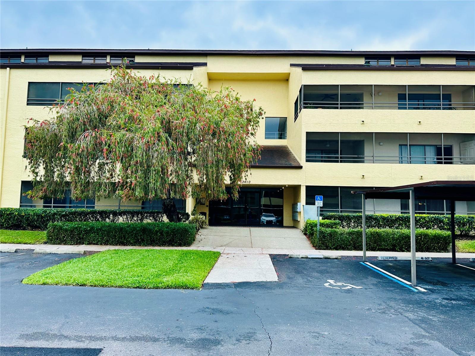 Photo of 13610 S VILLAGE DRIVE #4111 TAMPA FL 33618