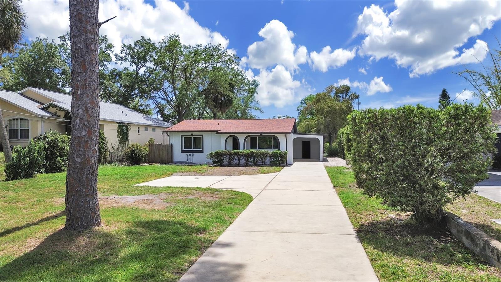 Photo of 8914 MEMORIAL HIGHWAY TAMPA FL 33615