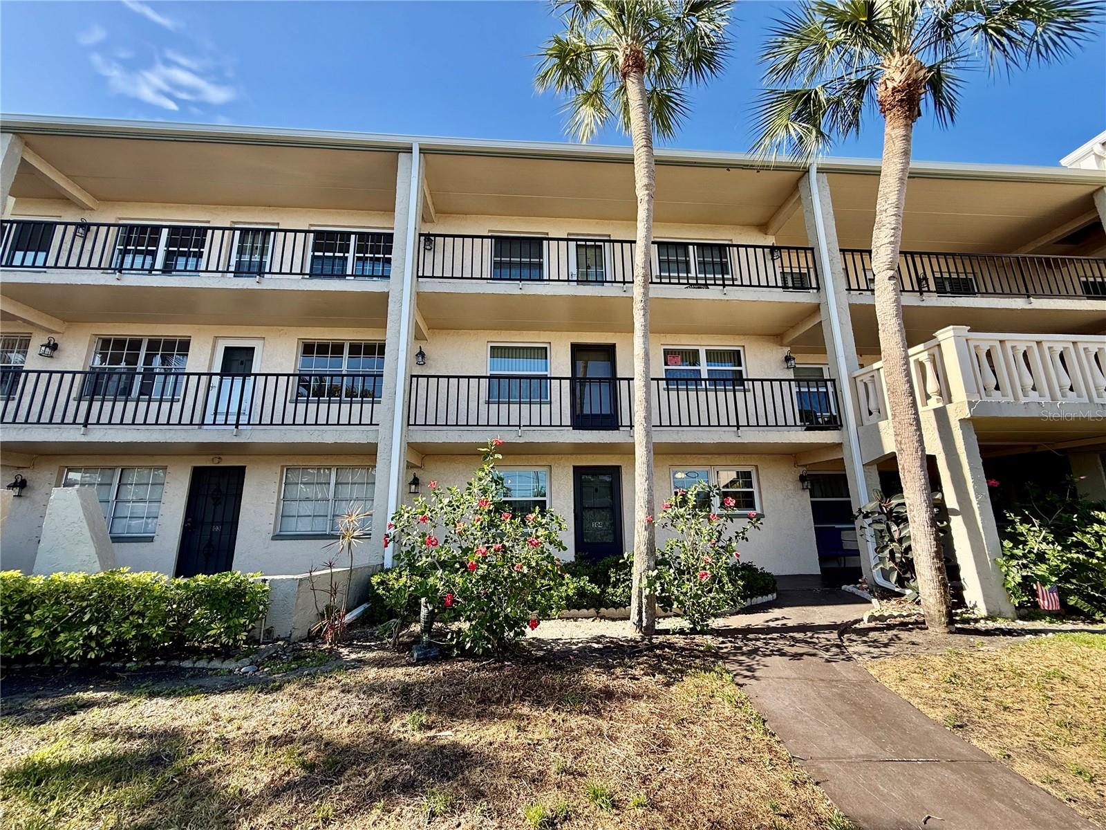 Photo of 11700 PARK BLVD #104 SEMINOLE FL 33772