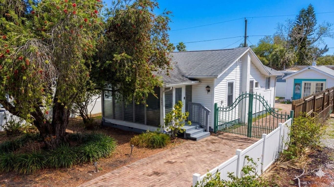 Photo of 2907 CLINTON STREET GULFPORT FL 33707