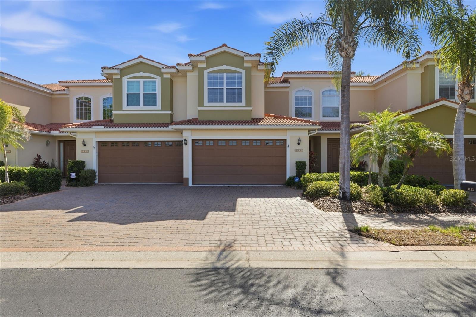 Photo of 4113 COURTSIDE WAY TAMPA FL 33618