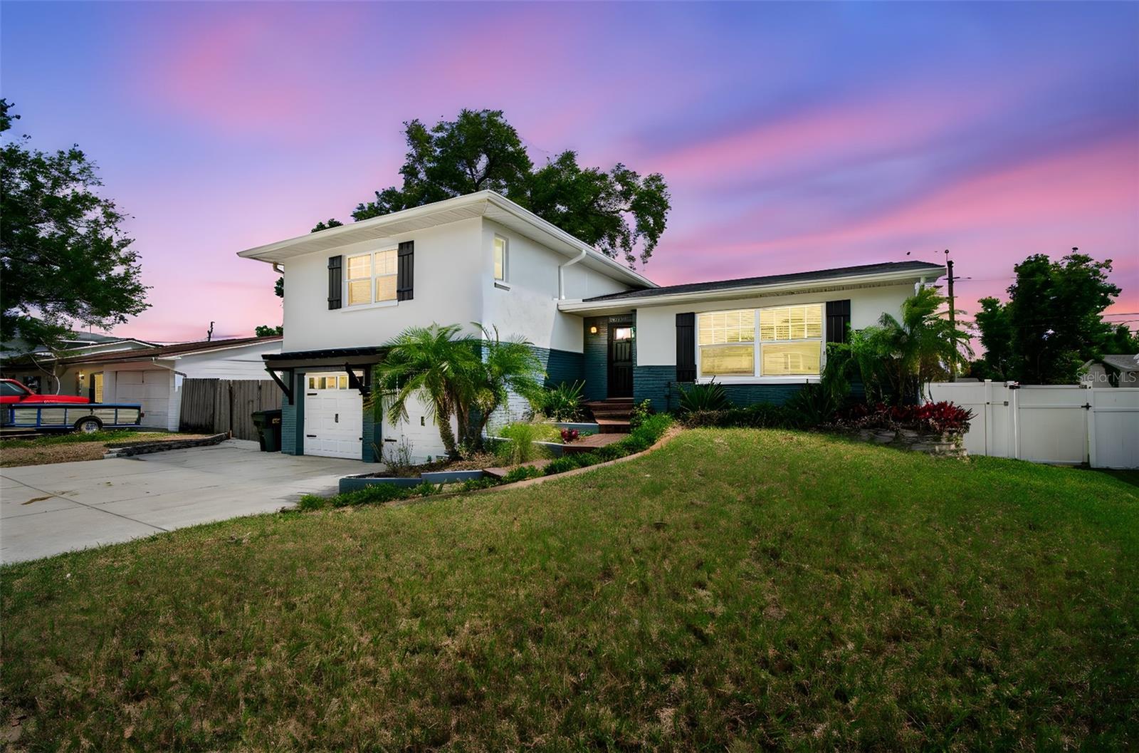 Photo of 13548 BELLEWOOD AVENUE SEMINOLE FL 33776