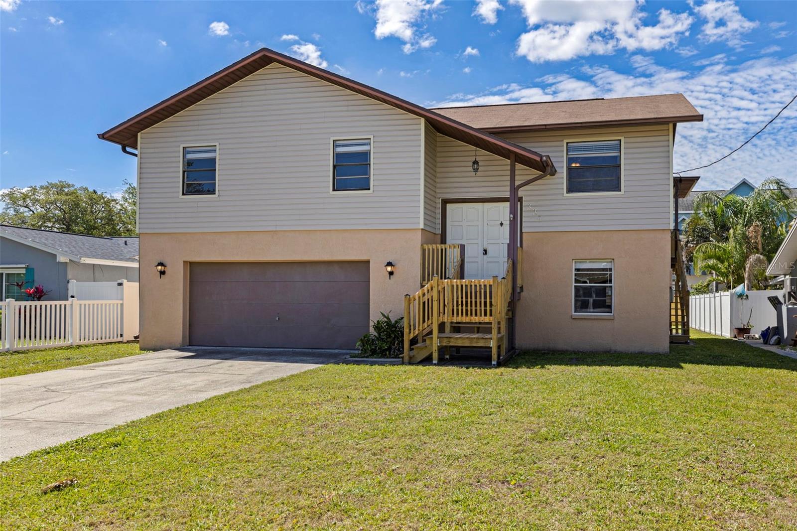 Photo of 334 CROSSWINDS DRIVE PALM HARBOR FL 34683