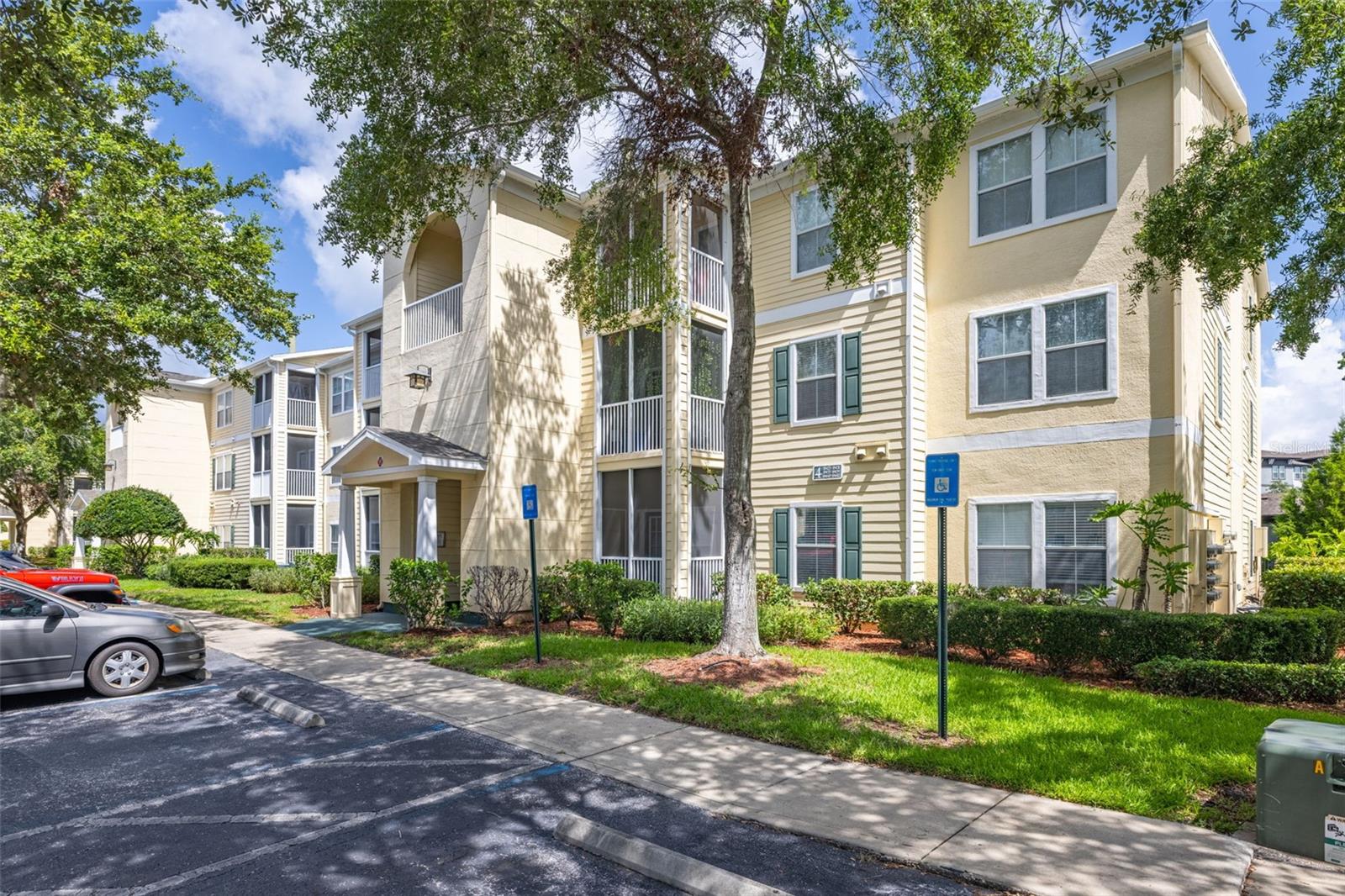 Photo of 18439 BRIDLE CLUB DRIVE TAMPA FL 33647