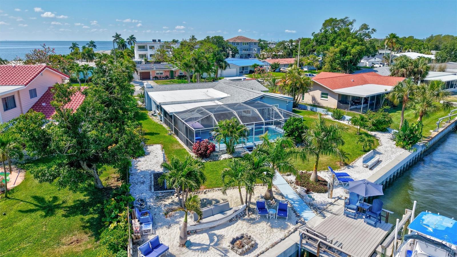 Photo of 563 LEWIS BOULEVARD ST PETERSBURG FL 33705