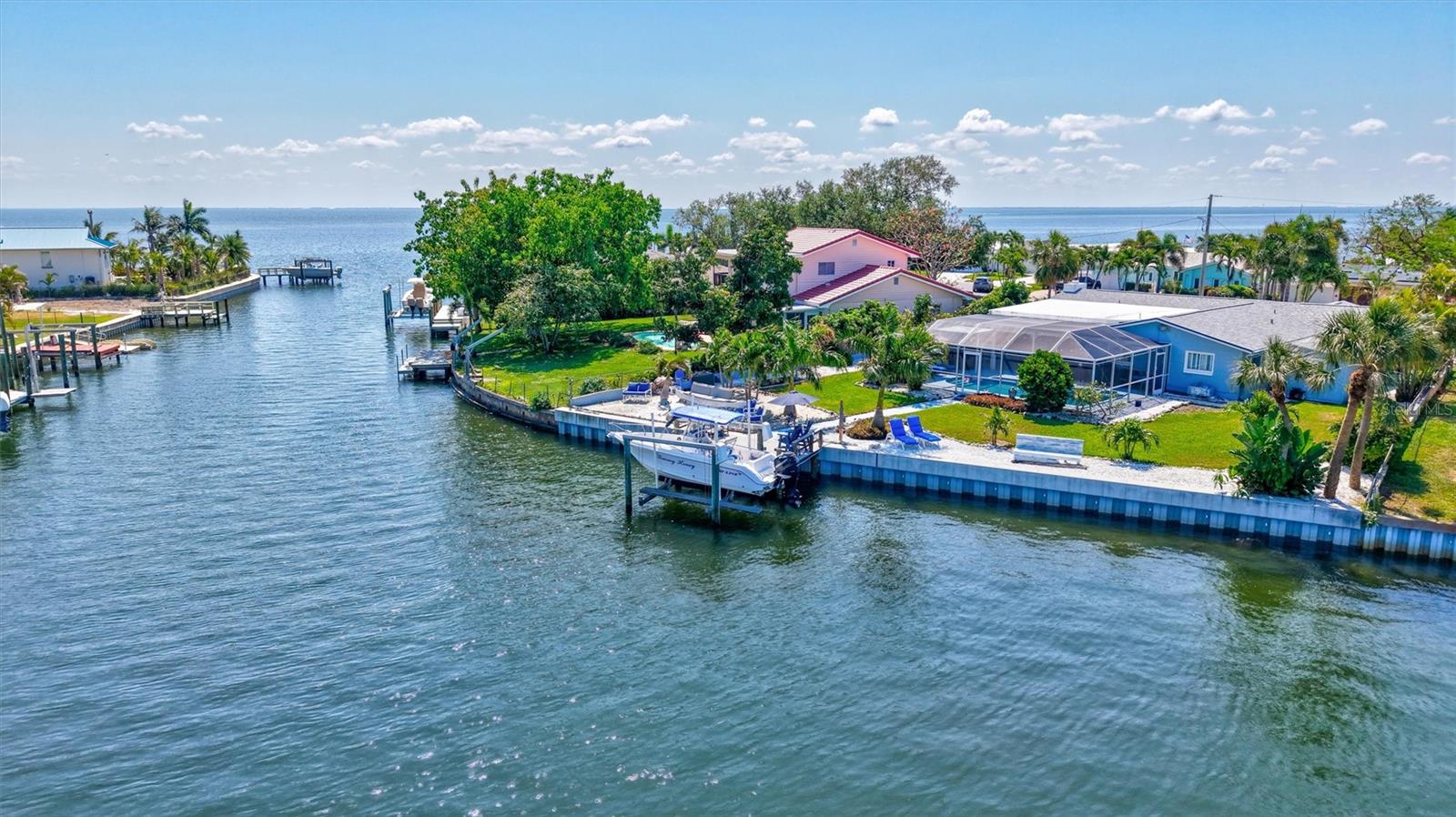 Photo of 563 LEWIS BOULEVARD ST PETERSBURG FL 33705